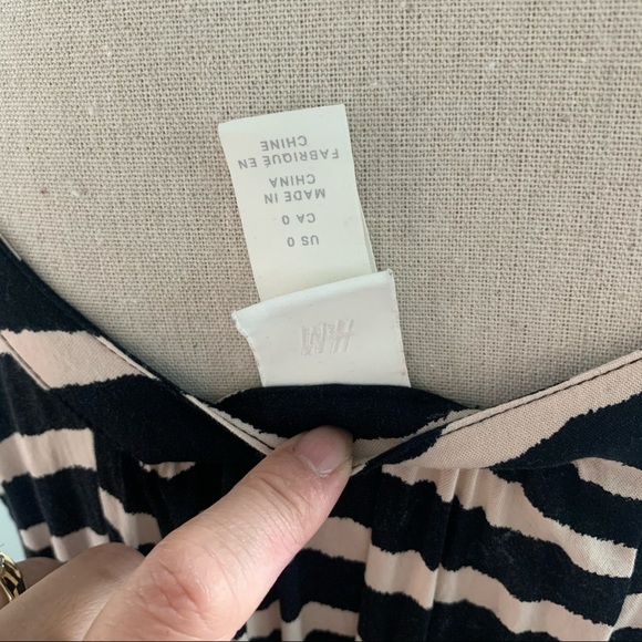 H&M Maxi Dress (Fits Size: XS-M)- Like New - Picture 12 of 13